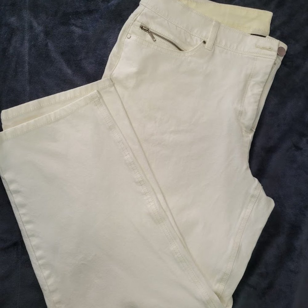 Chico's ankle length cream color pants Size 3